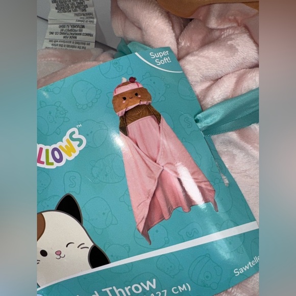 Squishmallows Sawtelle Strawberry Pancakes 30 x 50 Inch Hooded Throw - Picture 3 of 5